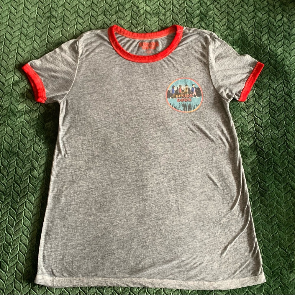 Stranger Things The Upside Down Tshirt Womens Size Large